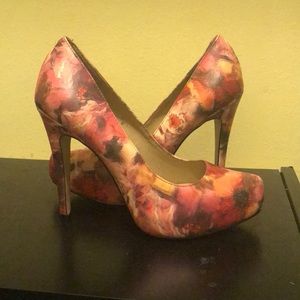 BCBG Floral heels